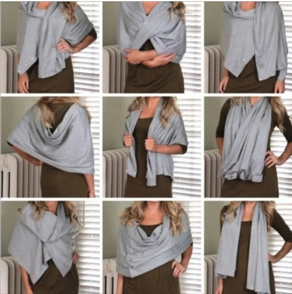 Lululemon Vinyasa Snap‎ Convertible Scarf in Black and White Stripe